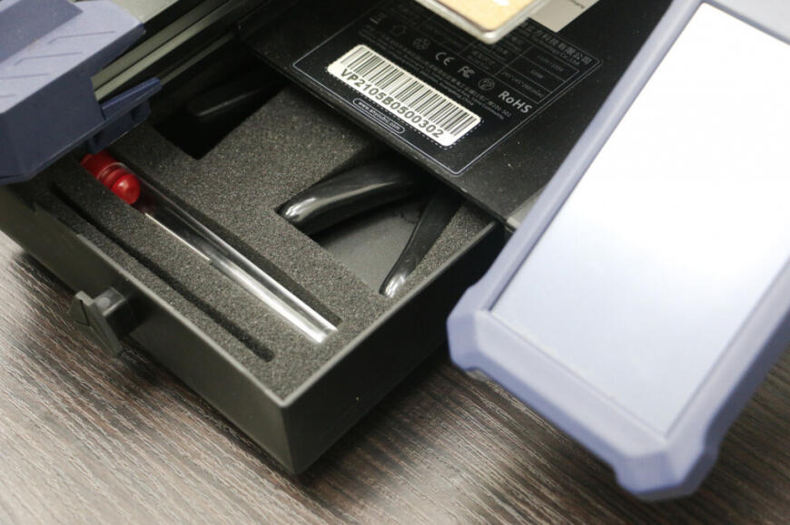Anycubic Vyper имеет полку для инструментов.
